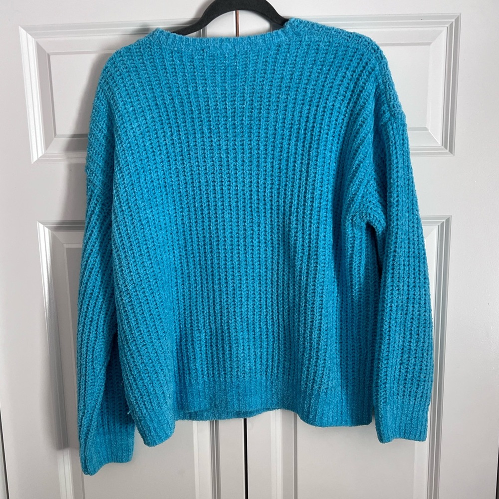 Express Sweater - Picture 2 of 3